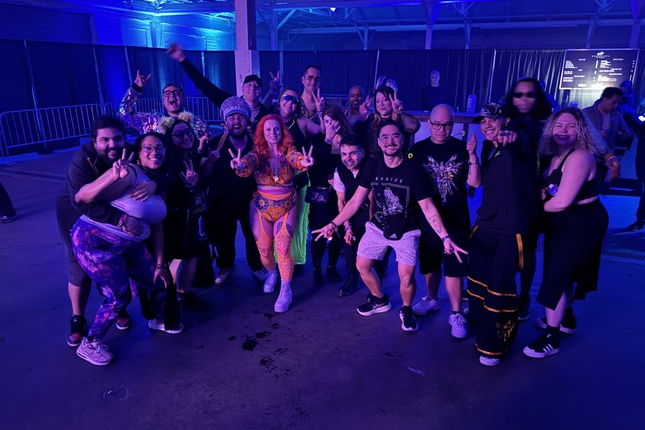 A group photo of ravers at Dreamstate San Francisco